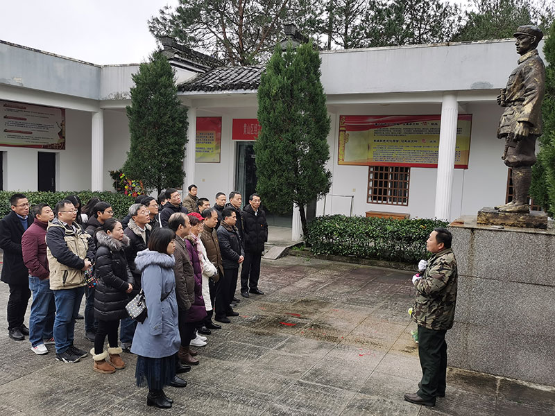 屯溪區(qū)委辦黨支部、屯溪城建投公司黨支部聯(lián)合開展主題黨日共建活動(dòng)