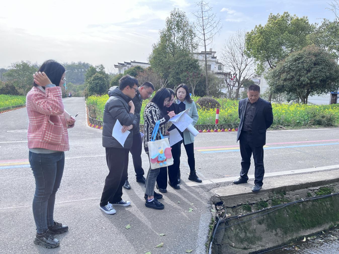 深入鳳霞走訪調(diào)研，助推基金小村項目