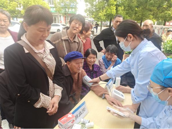 百姓健康系我心，黨員服務(wù)進(jìn)社區(qū)